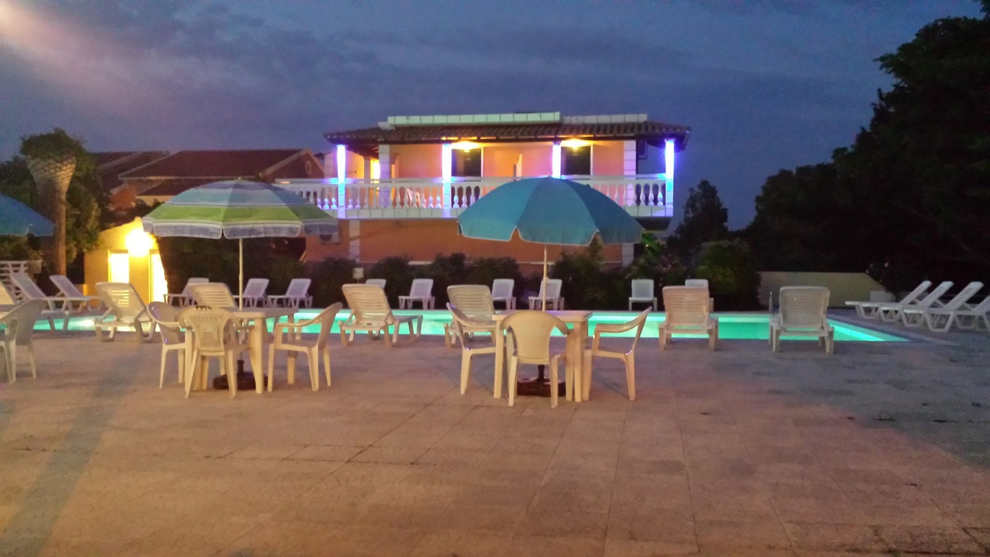 Nikolas Club Kávos Buitenkant foto